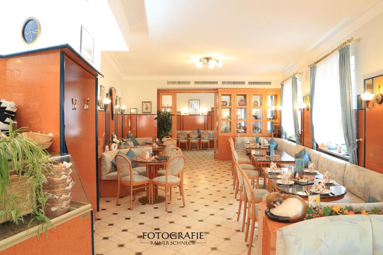 Cafe Am Donautor Hotel Kelheim Eksteriør billede