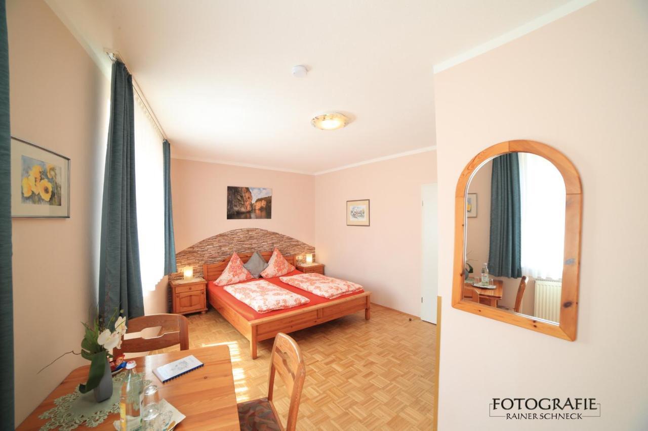 Cafe Am Donautor Hotel Kelheim Eksteriør billede