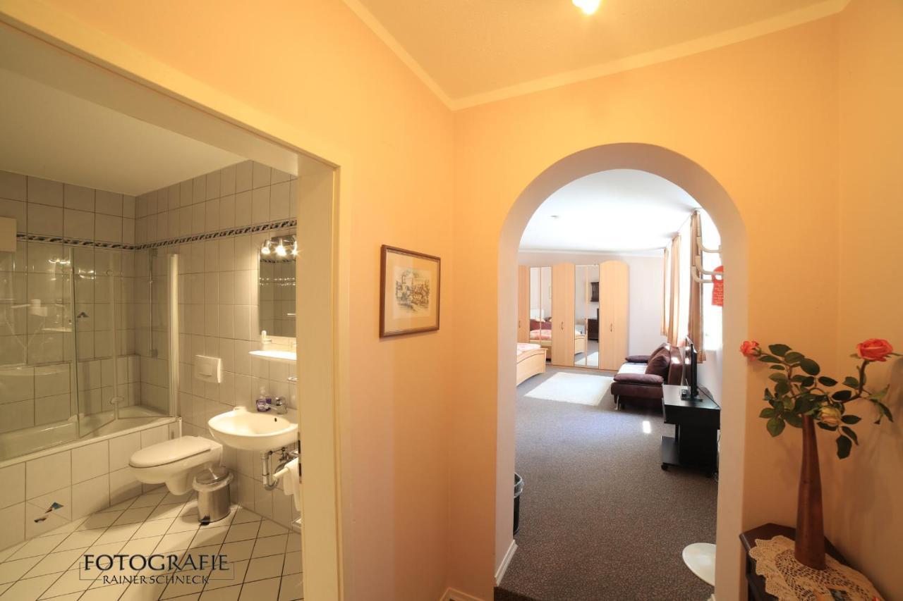 Cafe Am Donautor Hotel Kelheim Eksteriør billede